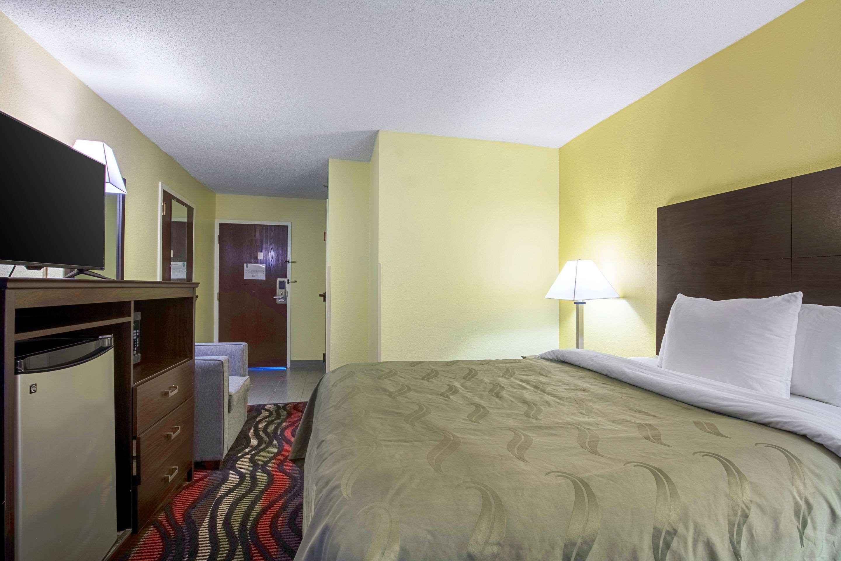Quality Inn Holly Springs South Екстериор снимка